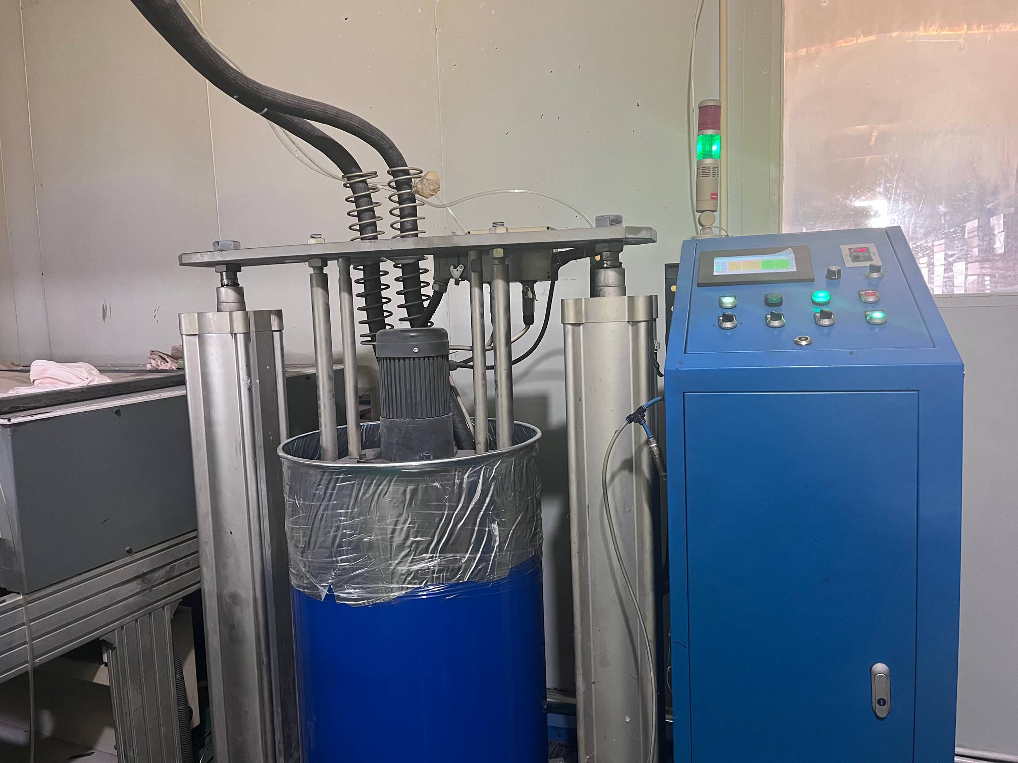 Γιατί η Hanhua επιμένει να χρησιμοποιεί κόλλα Henkel PUR 6902 σε πλαστικοποίηση καπλαμά